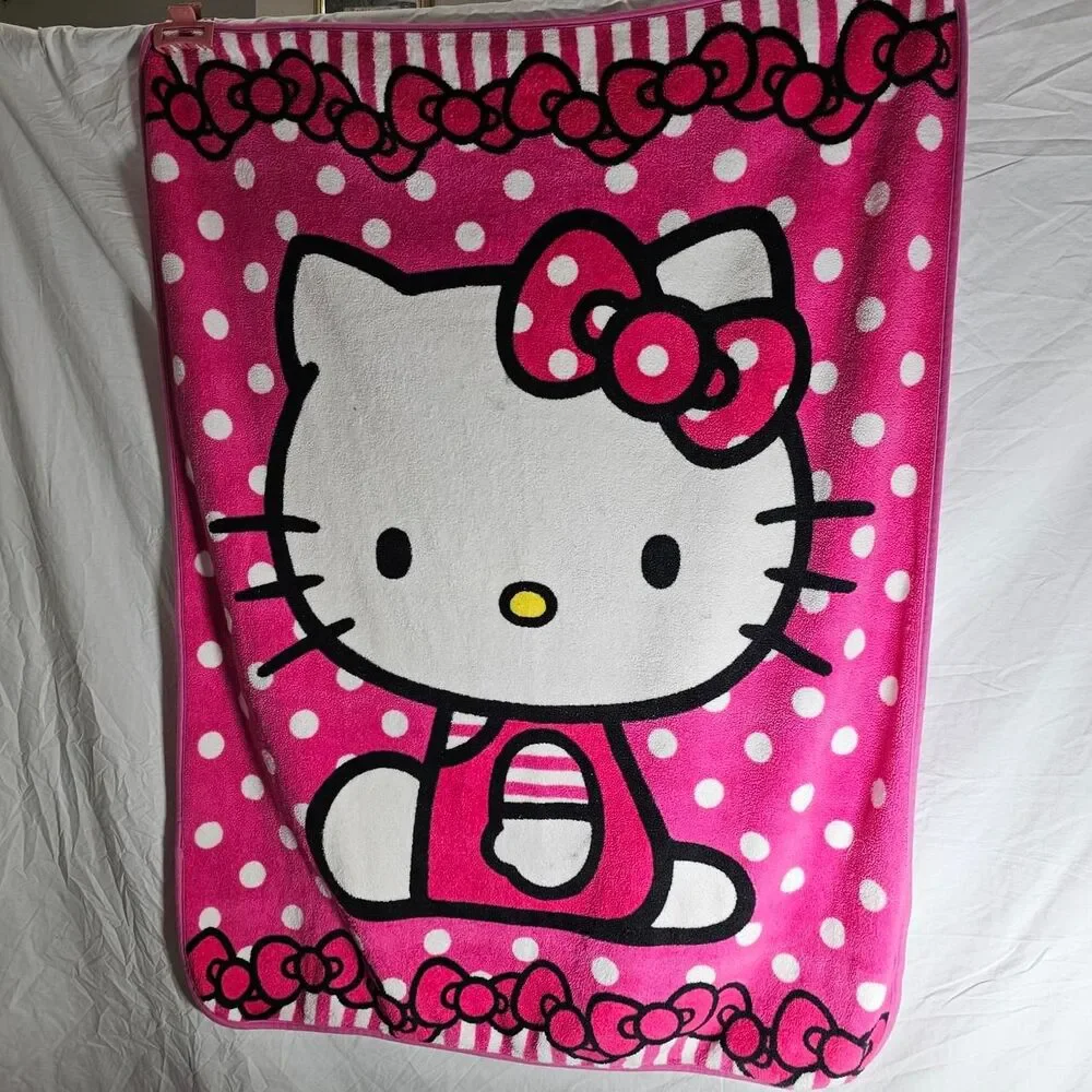 2015 hello kitty fleece polka dot pink blanket